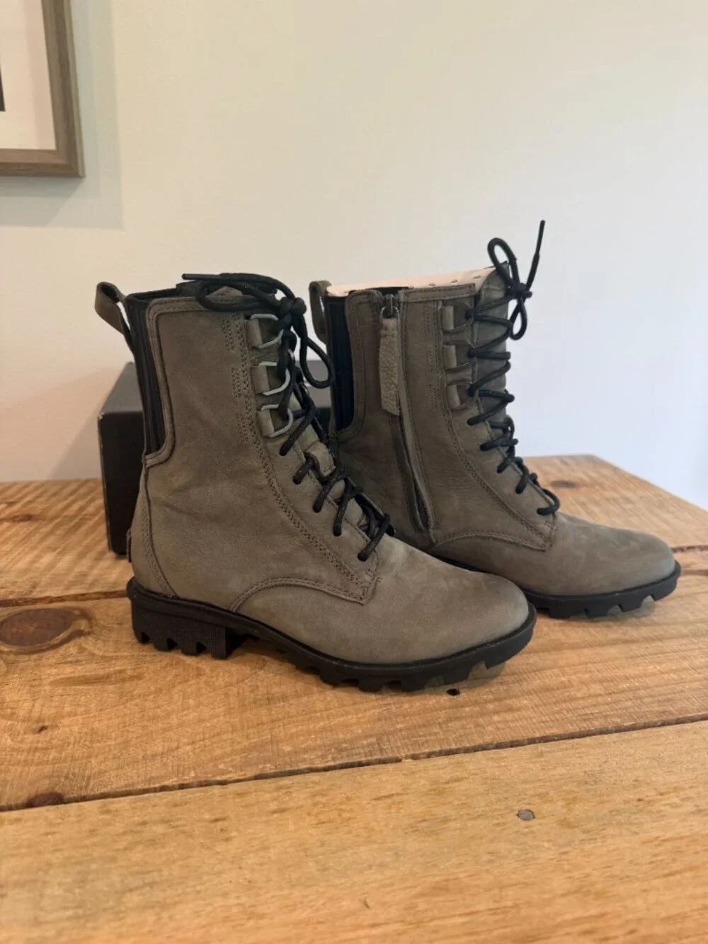 Sorel Phoenix Lace in Quarry NEW Size 7